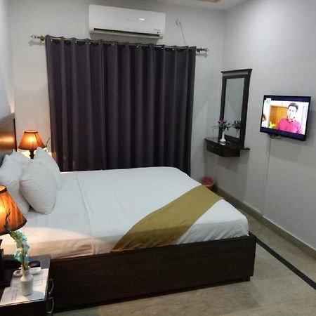 โรงแรมอัล ฟาเตห์ ลาฮอร์ ภายนอก รูปภาพ