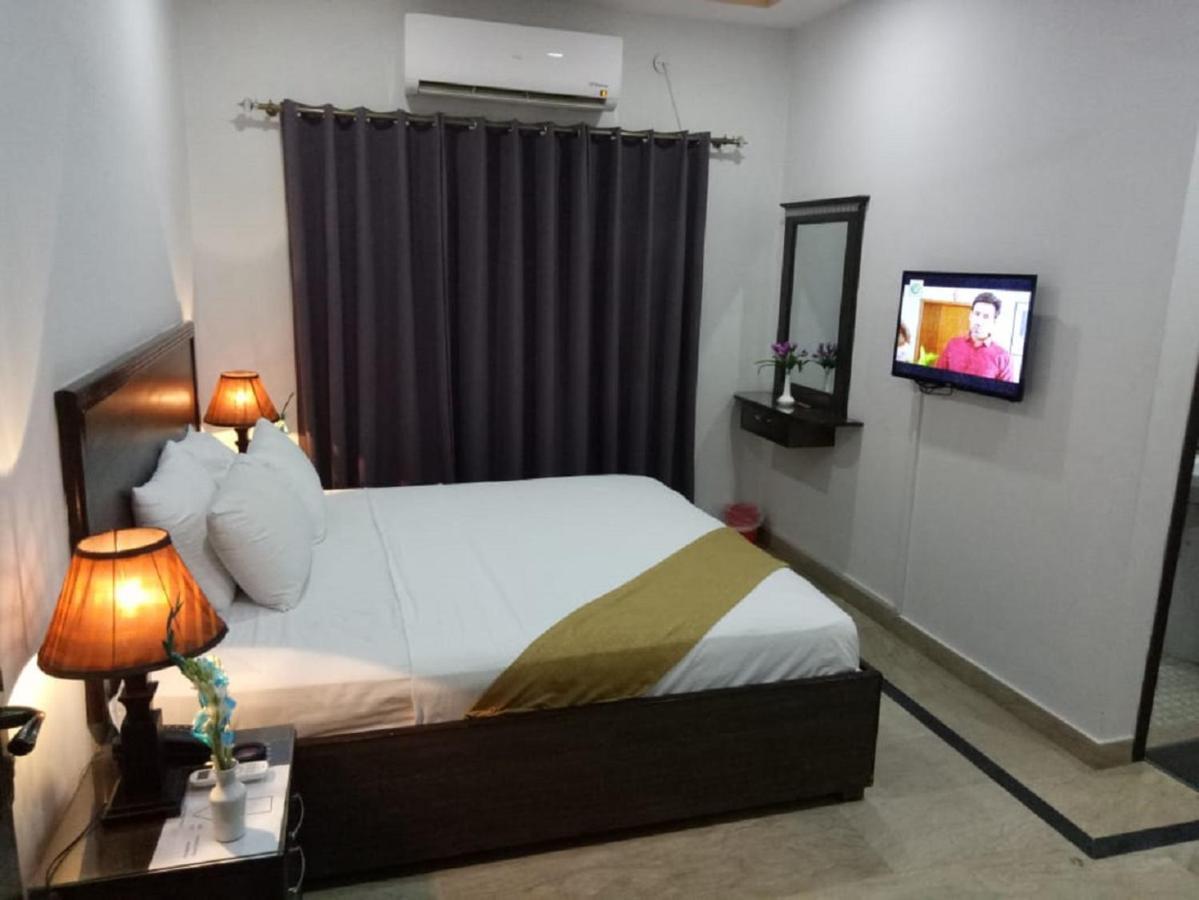 โรงแรมอัล ฟาเตห์ ลาฮอร์ ภายนอก รูปภาพ